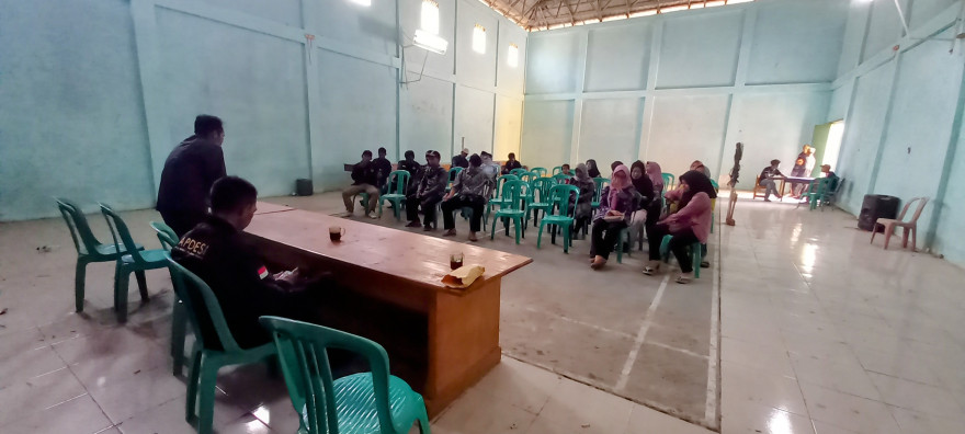 Kepala Desa Pasirlangu Memotivasi Gotong Royong dalam Acara Penyaluran ADD untuk Bulan Oktober 2023
